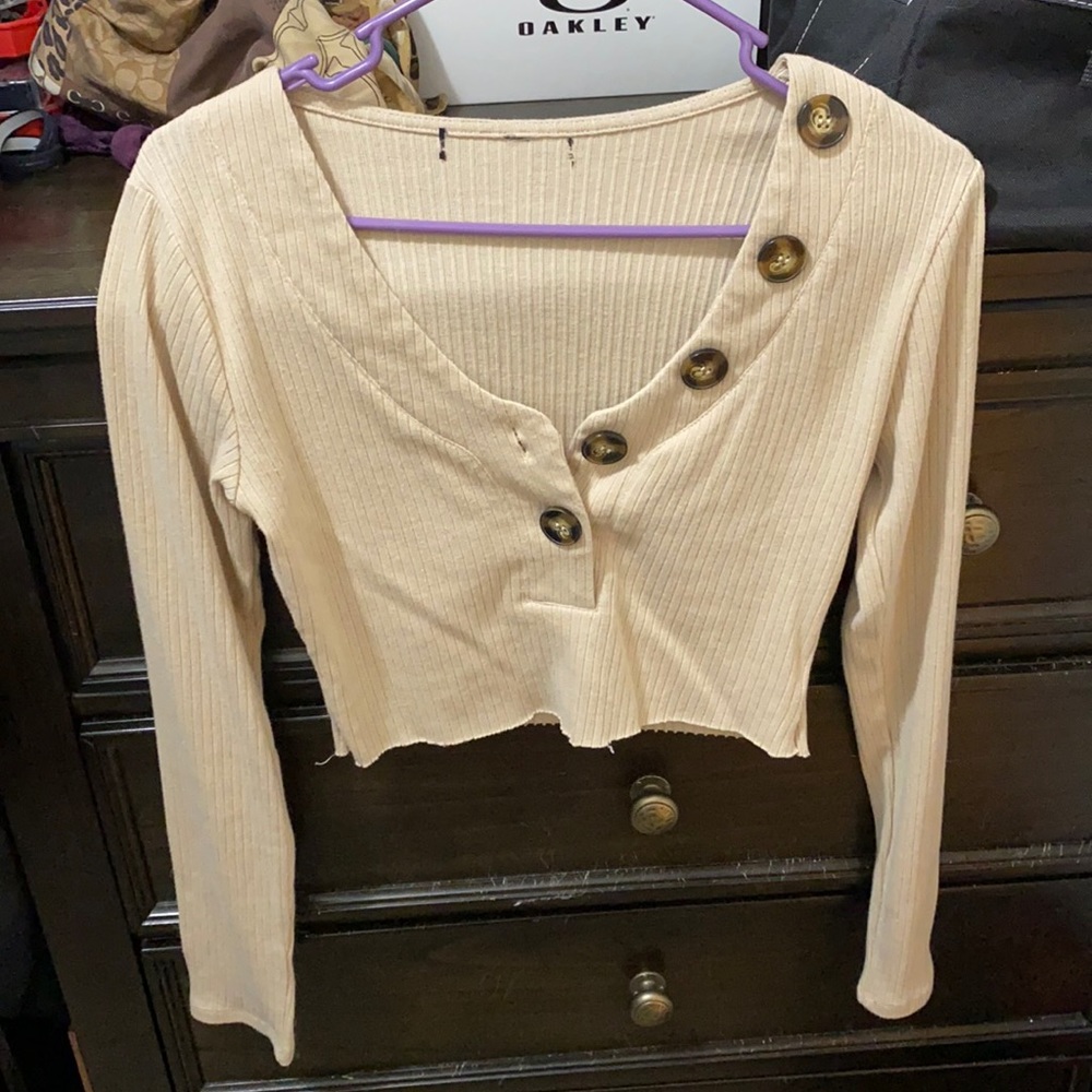Super cute button up crop top